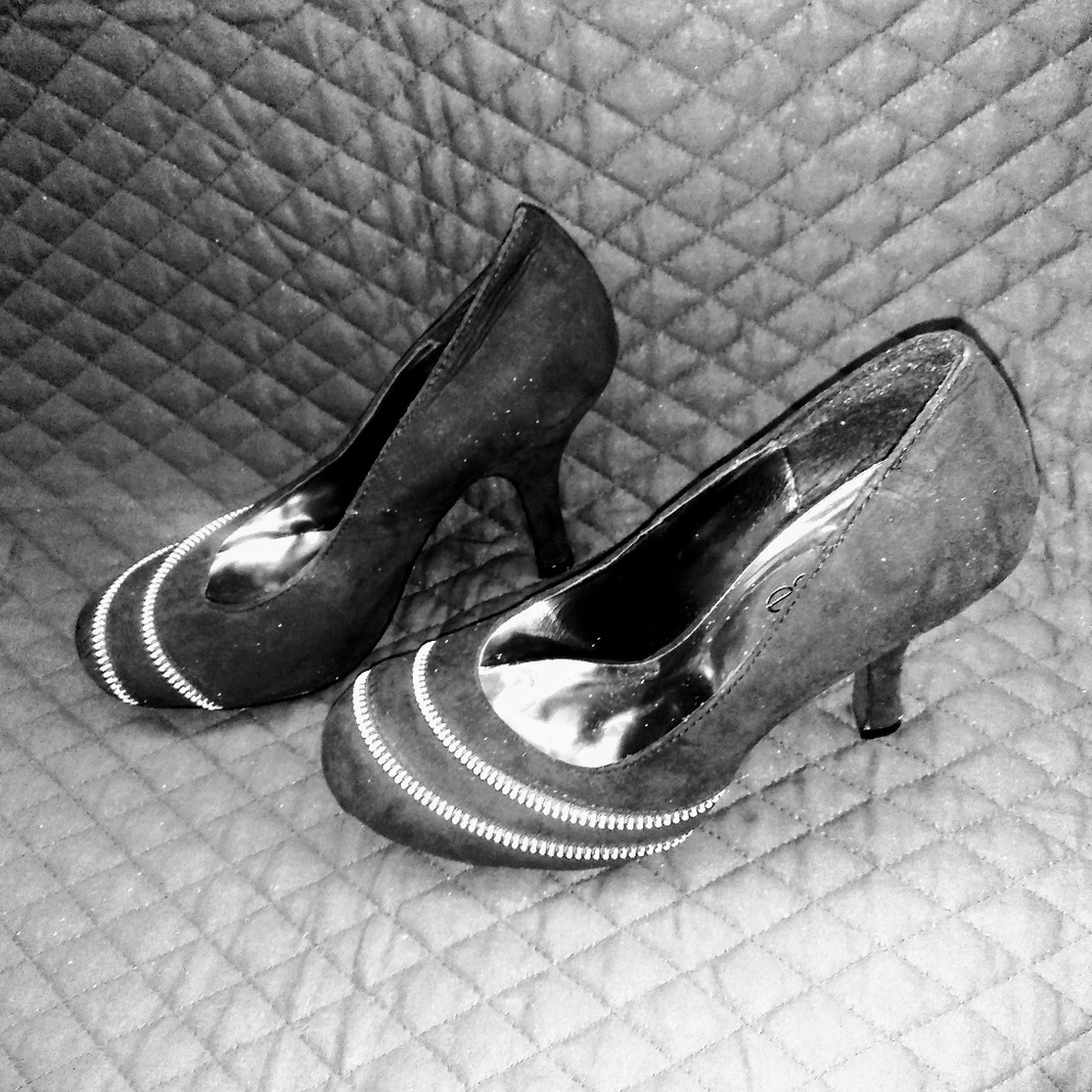 Pulse High Heel Closed Toe Shoe.